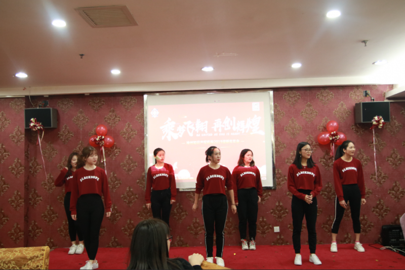 抖音串燒熱舞《我怎么這么好看》 抖音串燒熱舞《我怎么這么好看》